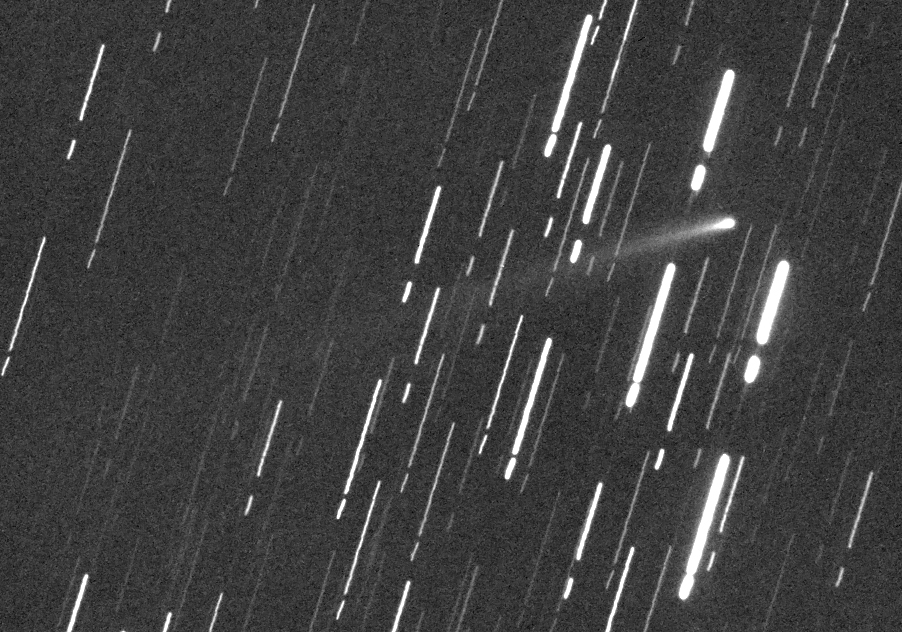 Comet-209p-linear-may-20-2014