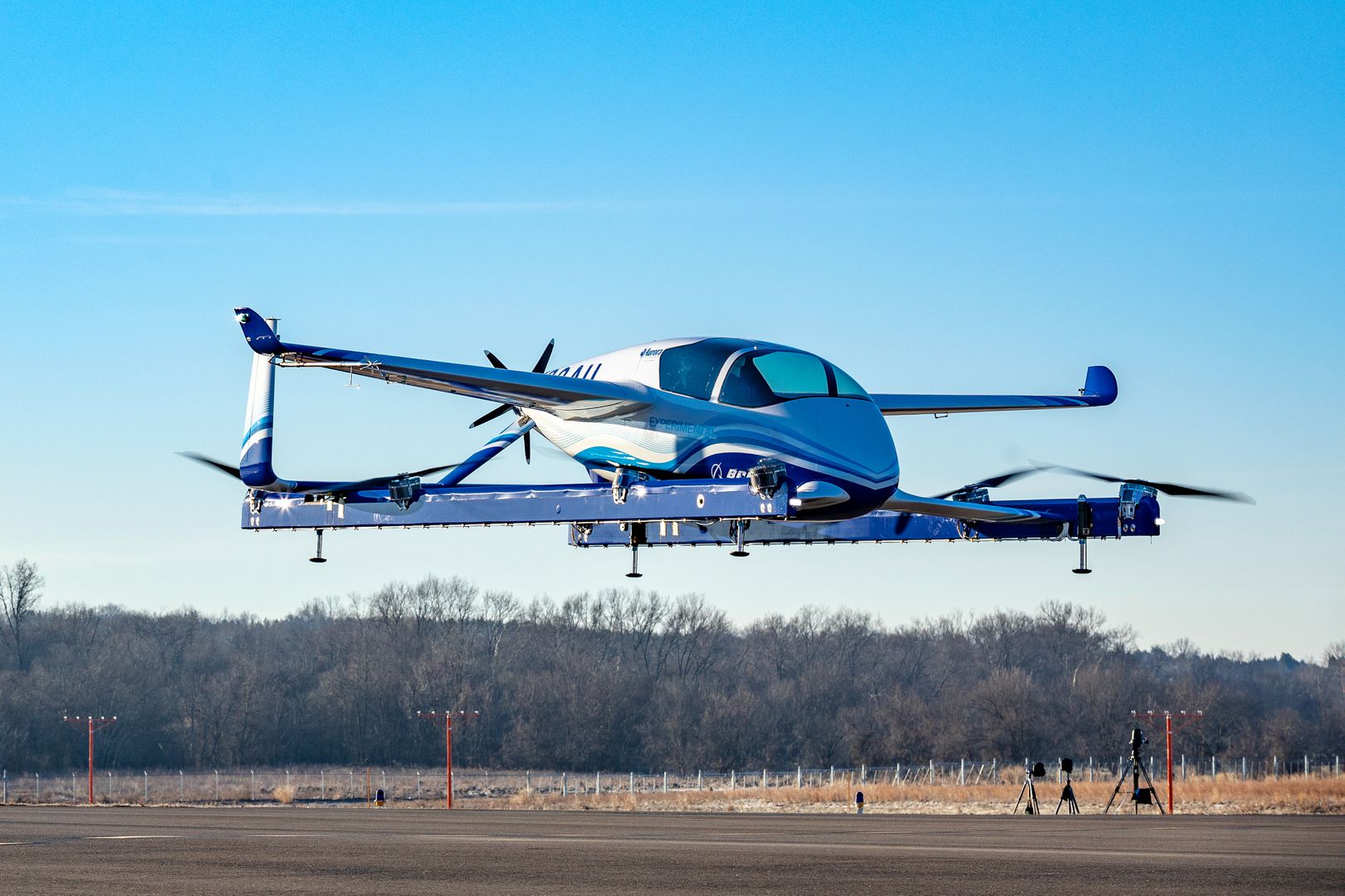 Boeing's experimental autonomous aircraft completes its first test flight - The Verge