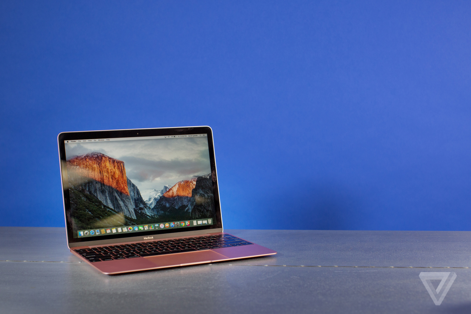 Macbook-2016-apple-laptop-pink-rose-gold